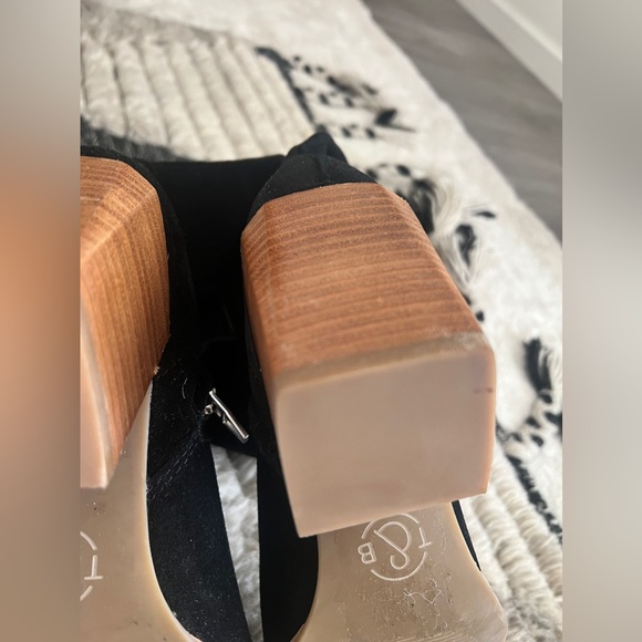 Suede OTK Boots - Perfect for the coming weather change. MAKE ME AN OFFER. - Picture 10 of 16